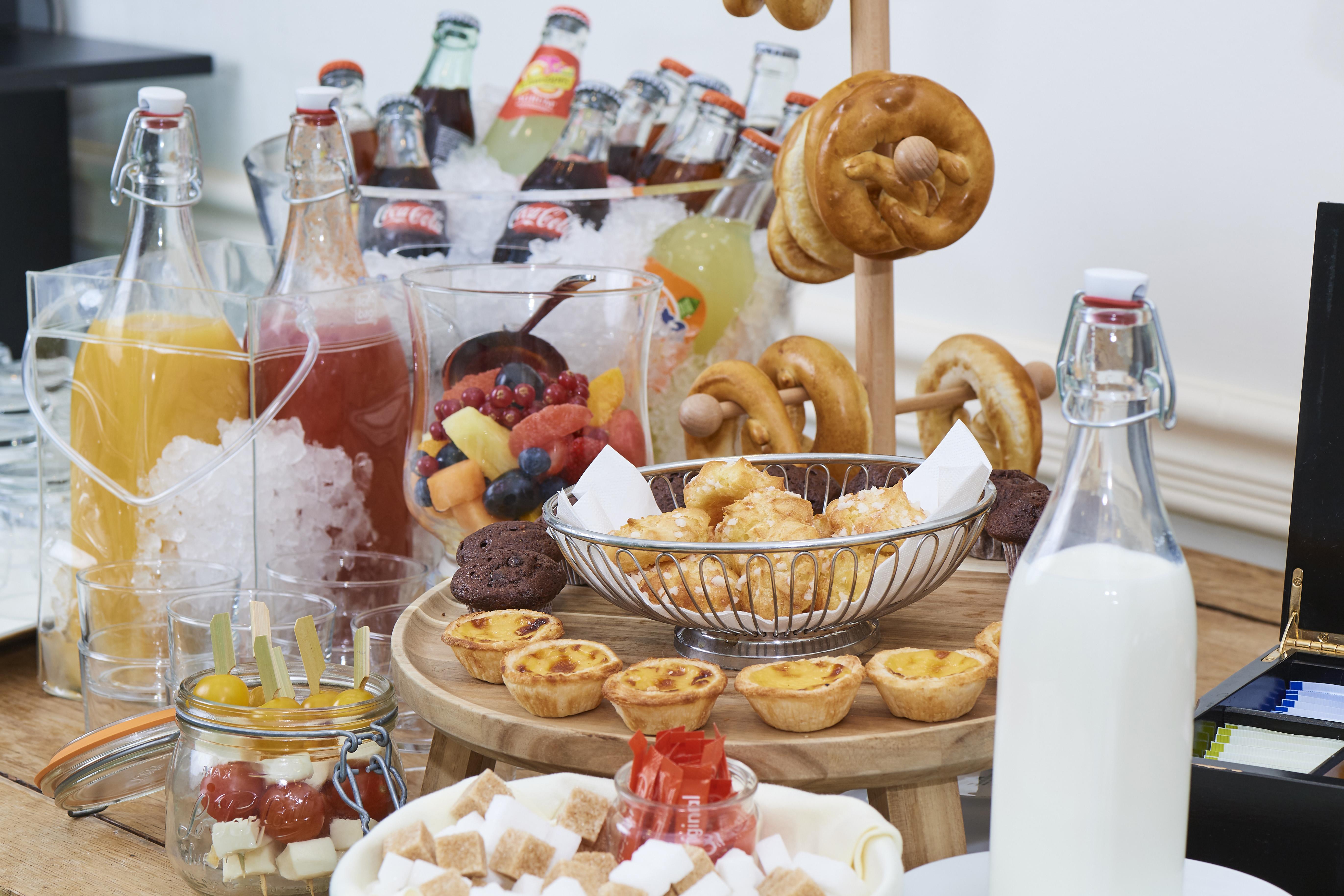בריסל Stanhope Hotel By Thon Hotels מראה חיצוני תמונה A typical brunch