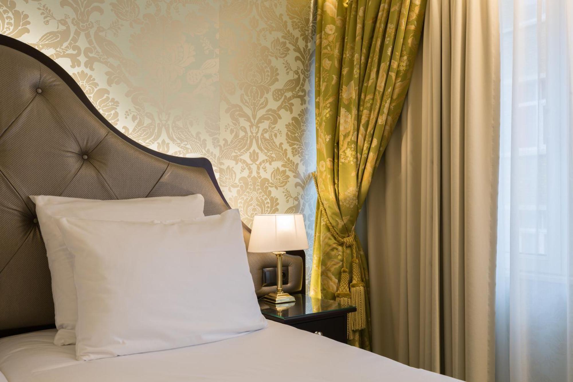 בריסל Stanhope Hotel By Thon Hotels מראה חיצוני תמונה A bedroom at the hotel