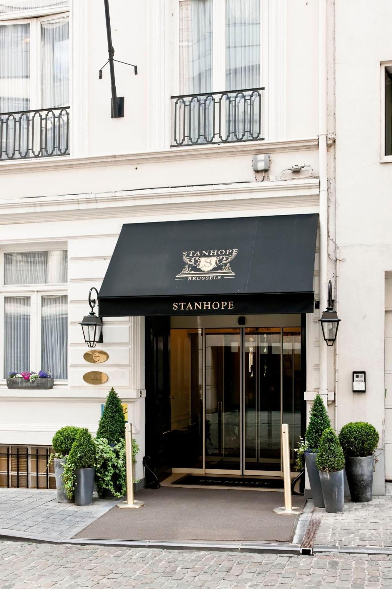 בריסל Stanhope Hotel By Thon Hotels מראה חיצוני תמונה The entrance to Stanhope House